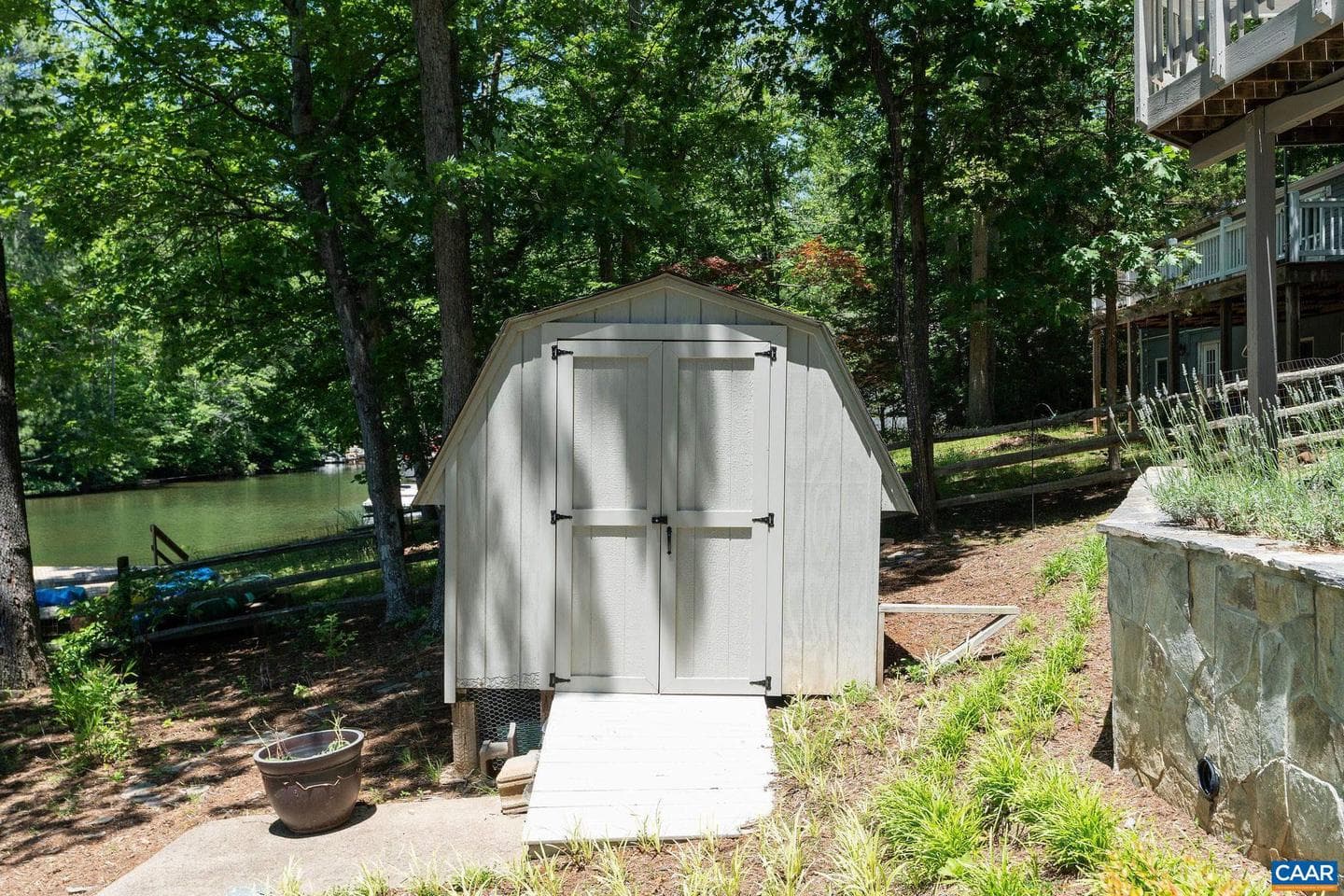 27 Ashlawn Blvd photo 64