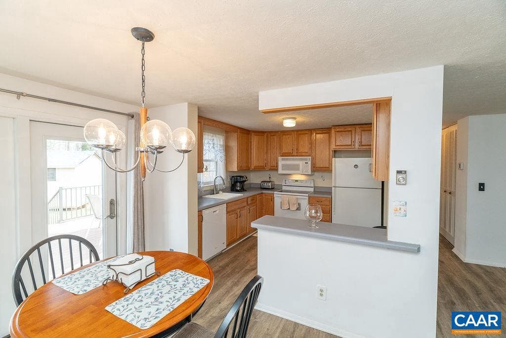 97 Lumber Ln photo 8