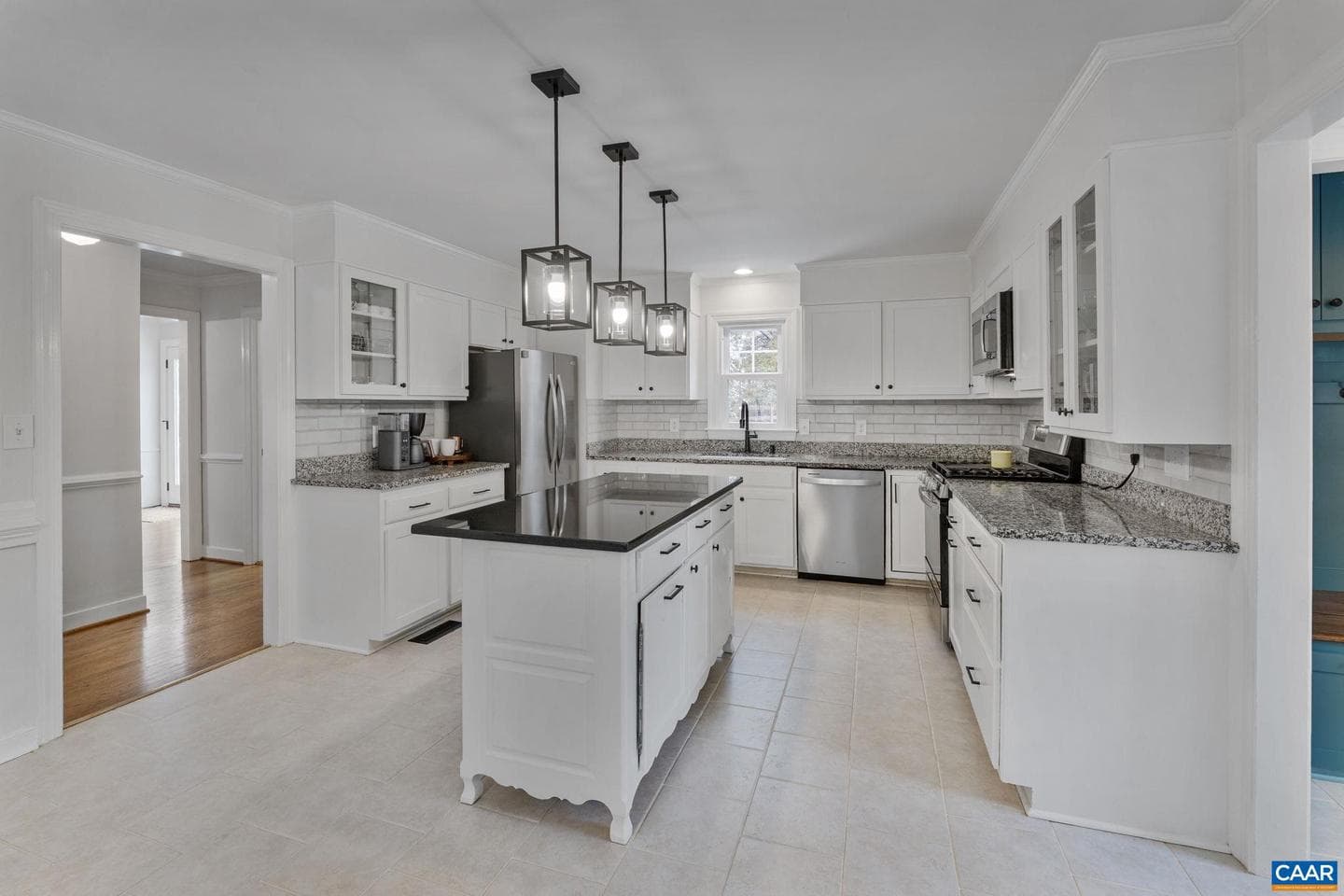 2720 Leeds Ln photo 9