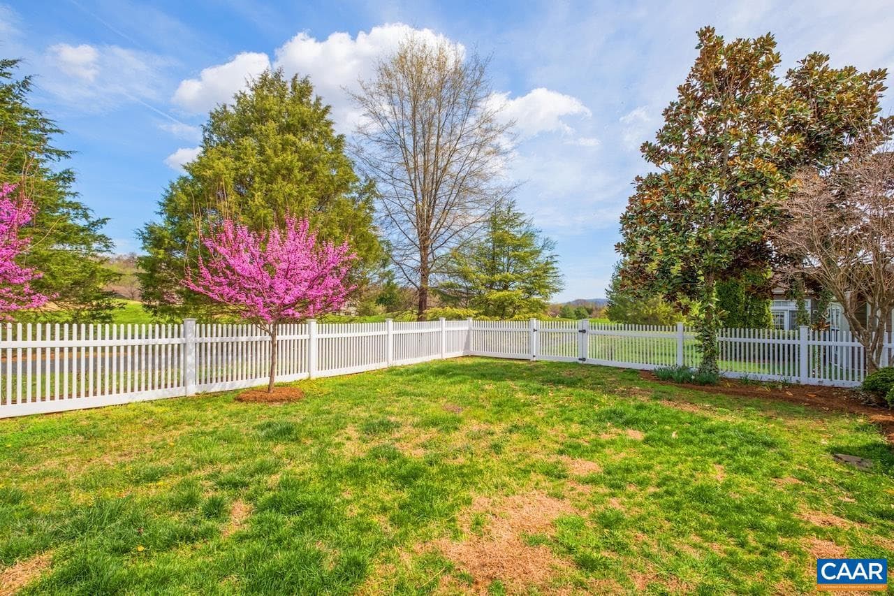 325 Stone Orchard Dr photo 7