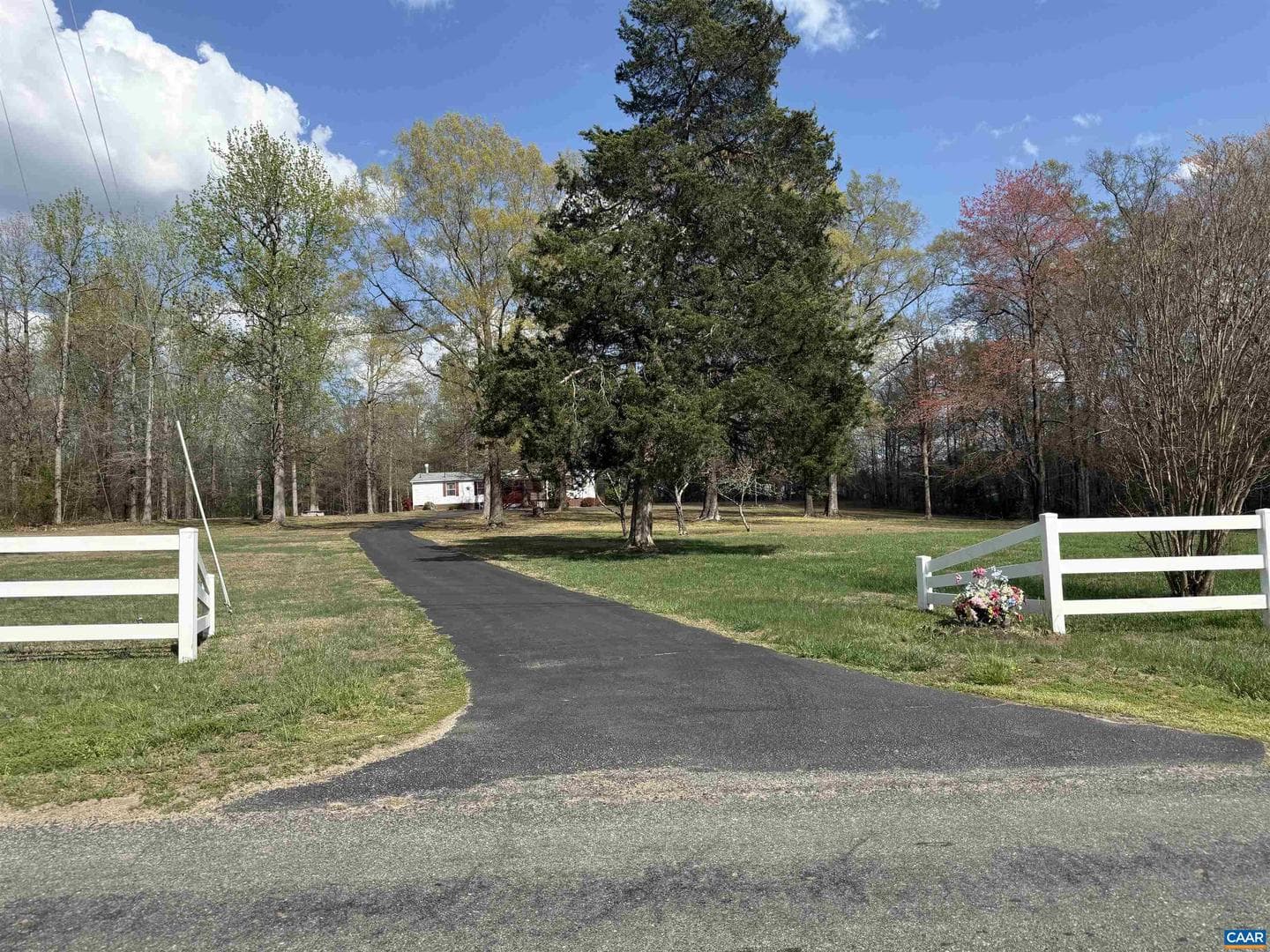 220 Chalklevel Rd photo 43
