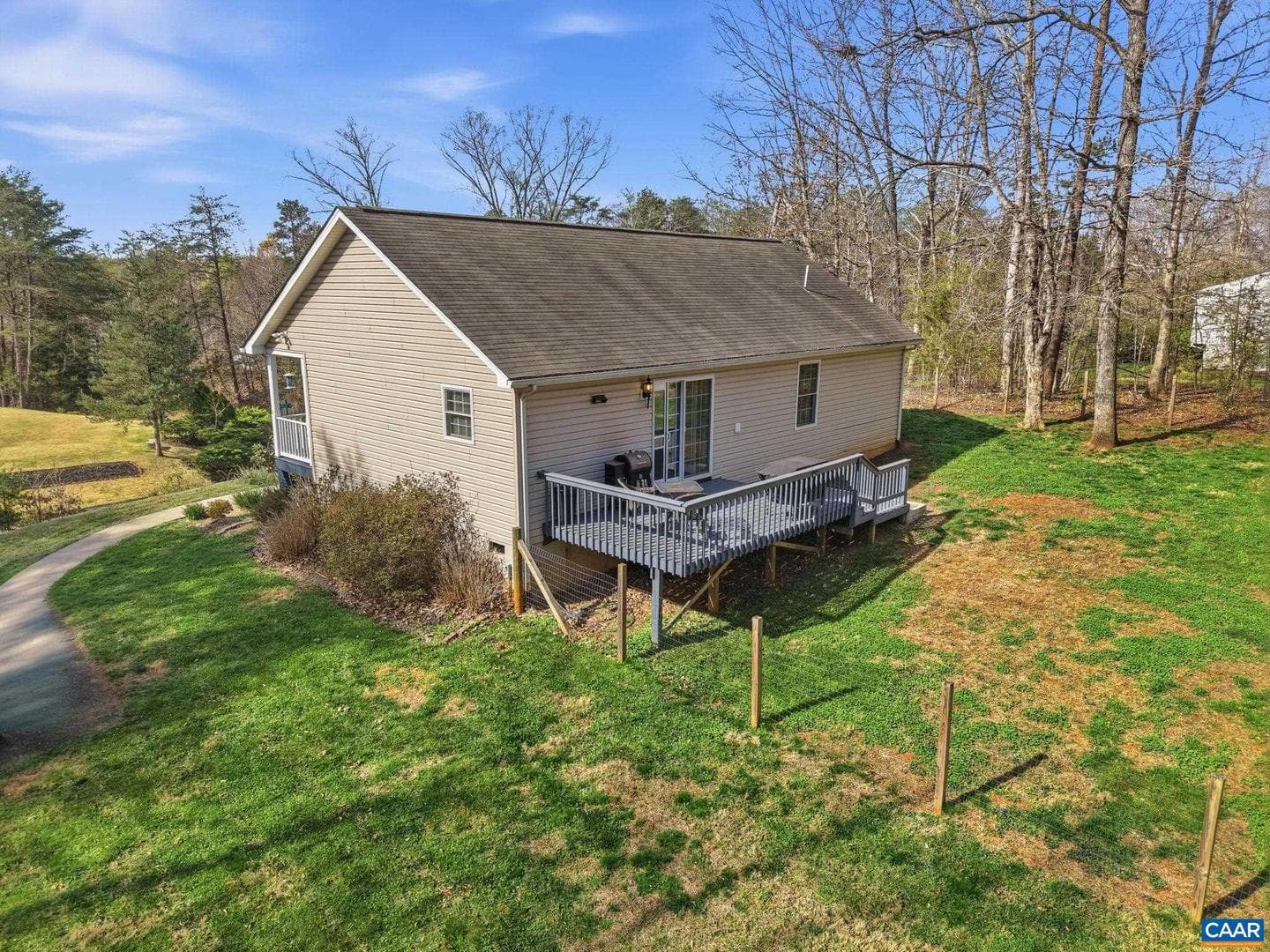 201 Tanglewood Dr photo 32