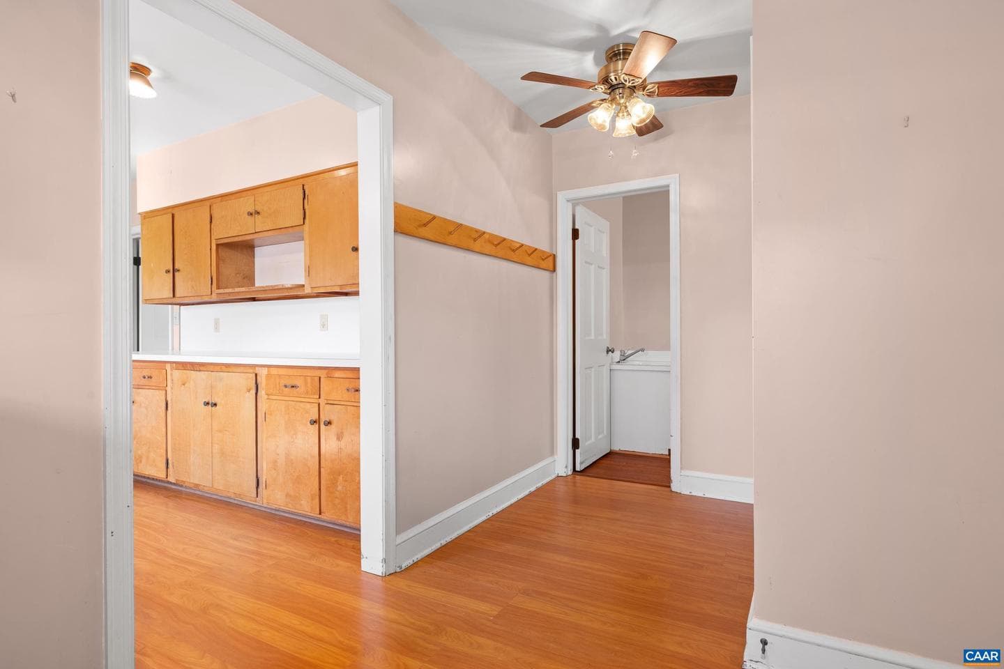 505 W Baker St photo 26