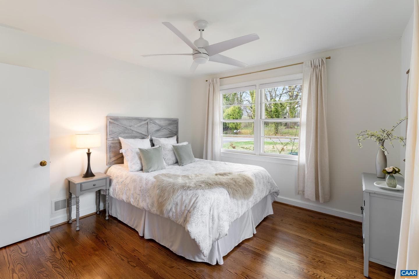 6459 Hillsboro Ln photo 18