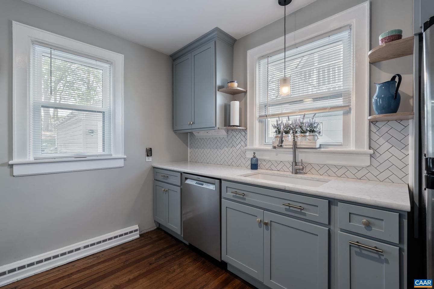 317 York Ave photo 23