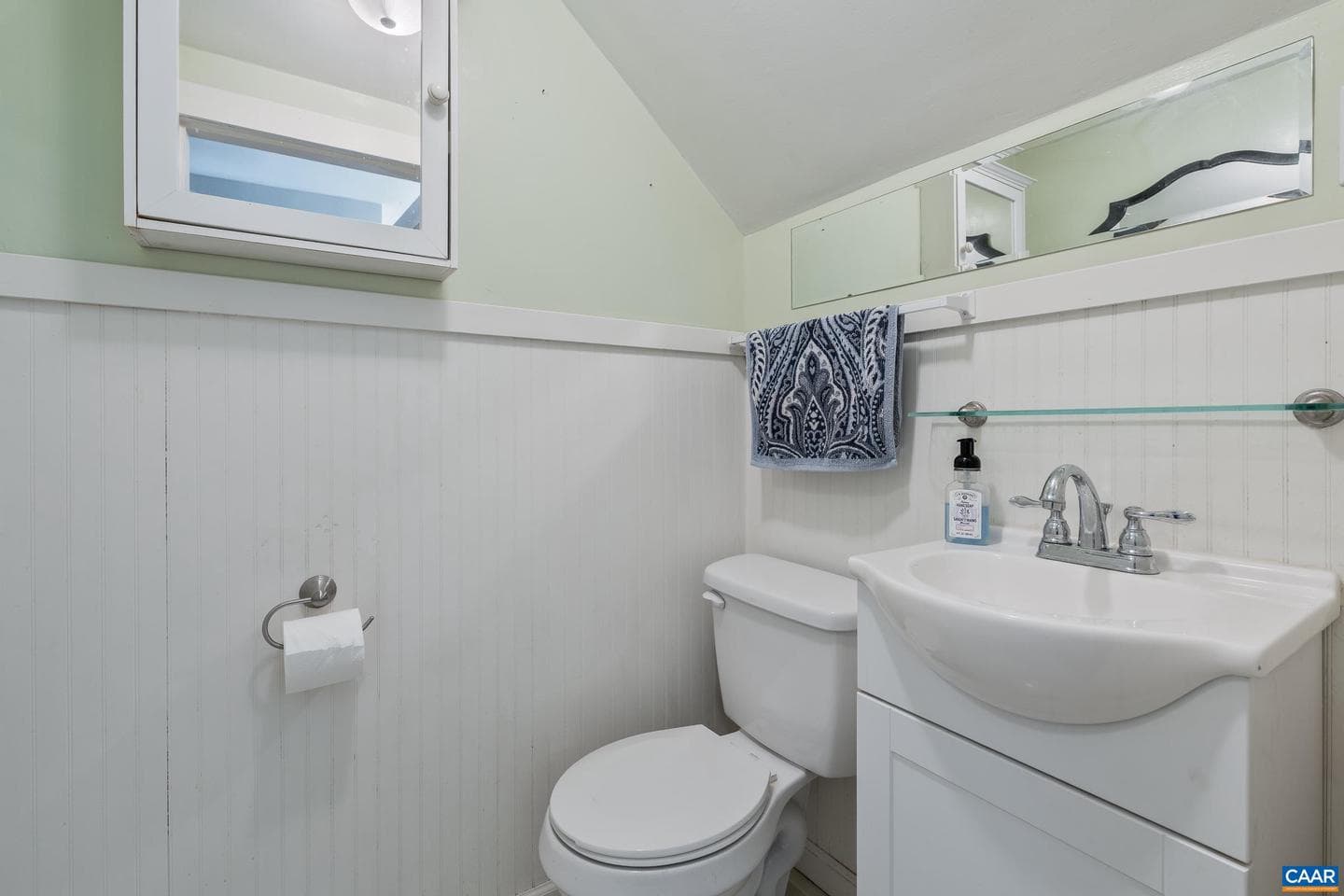 317 York Ave photo 34