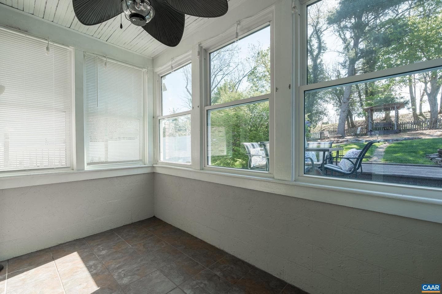 317 York Ave photo 40