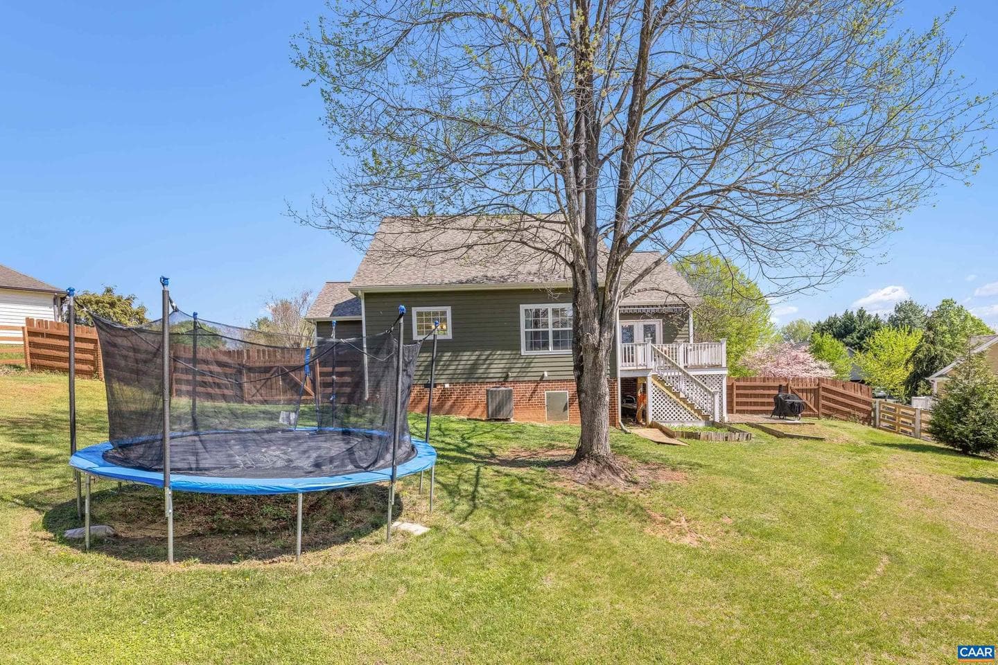1110 Highlands Dr photo 2