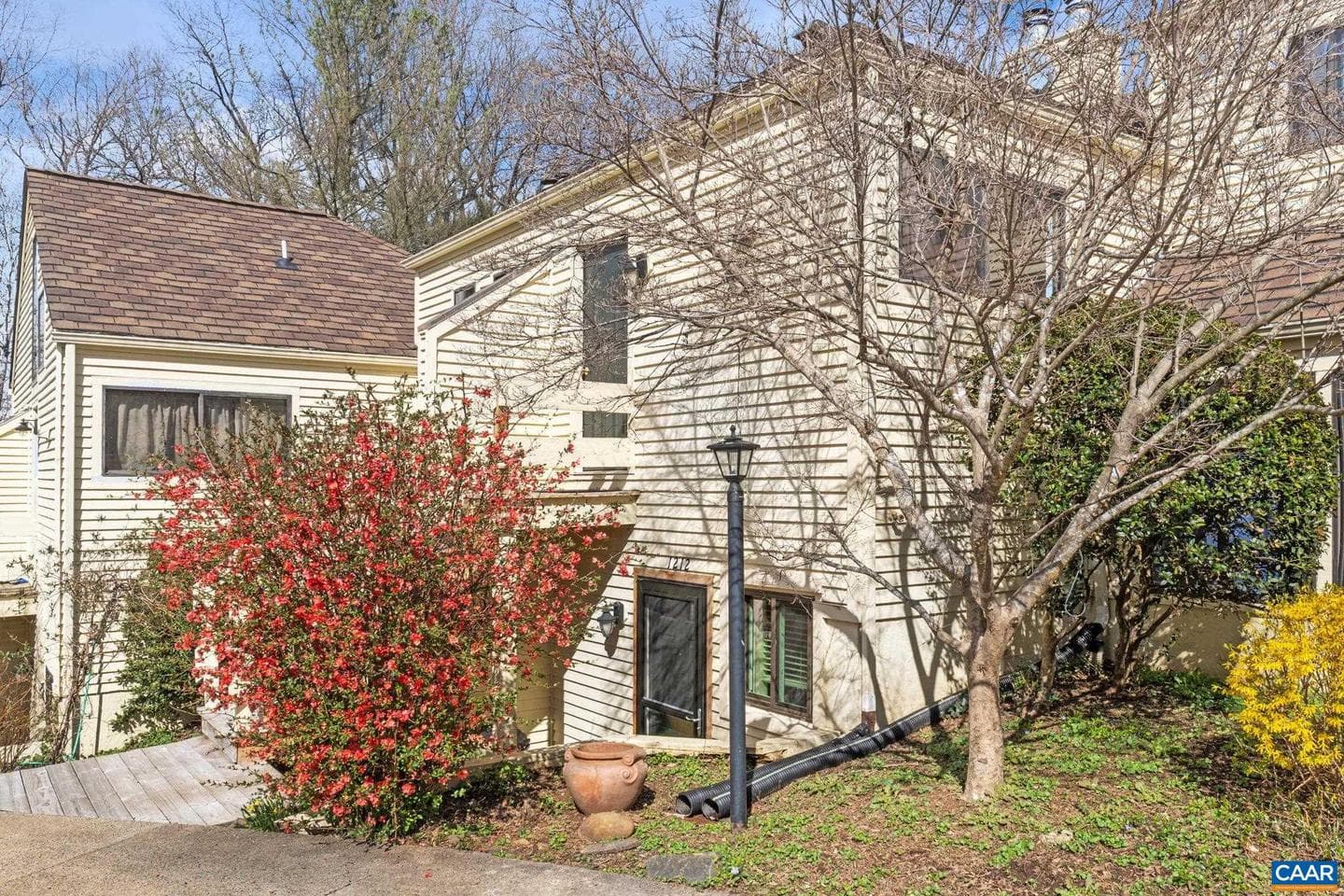 1212 Chatham Rdg, Charlottesville