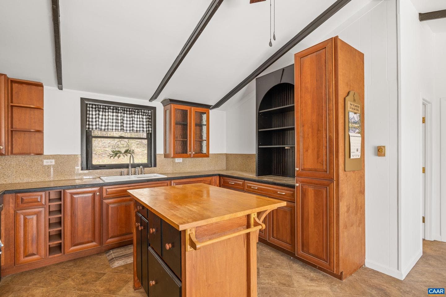 1112 Red Bird Dr photo 10