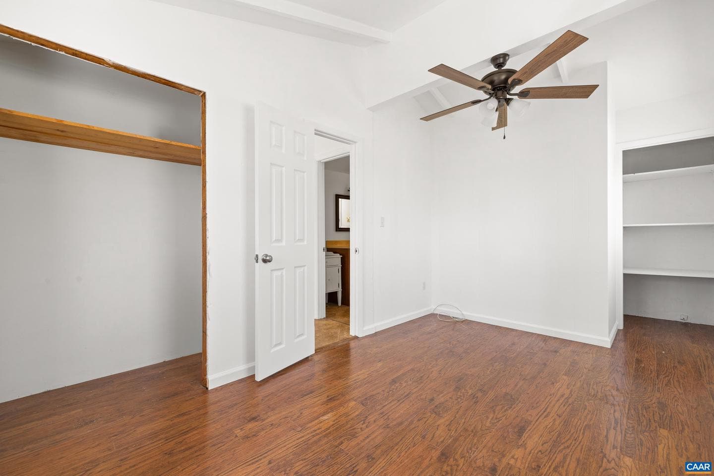 1112 Red Bird Dr photo 15