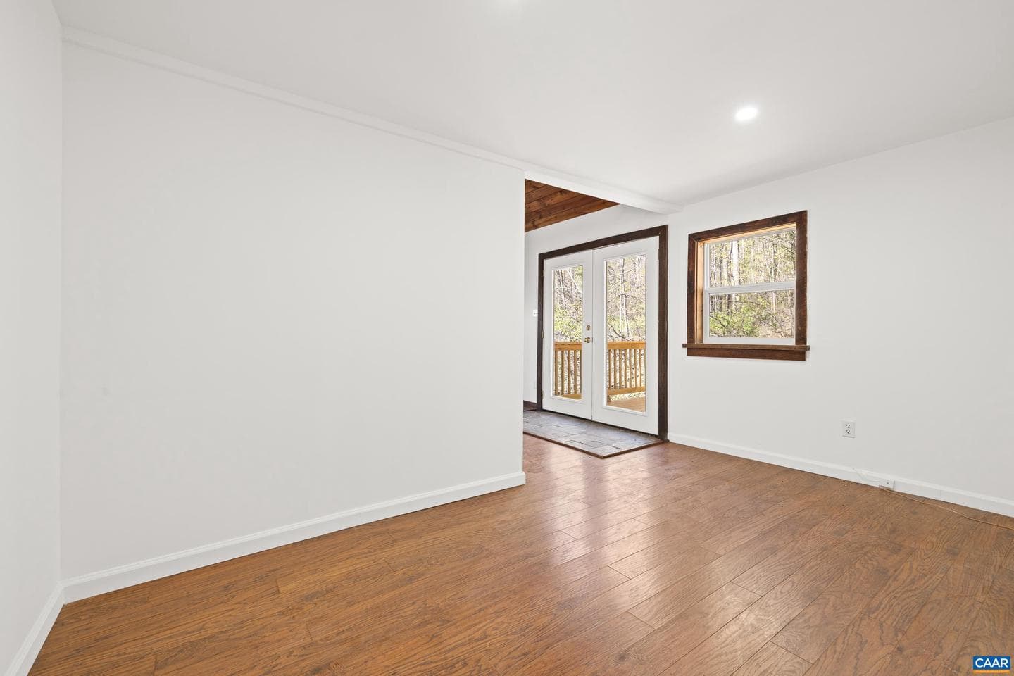 1112 Red Bird Dr photo 17