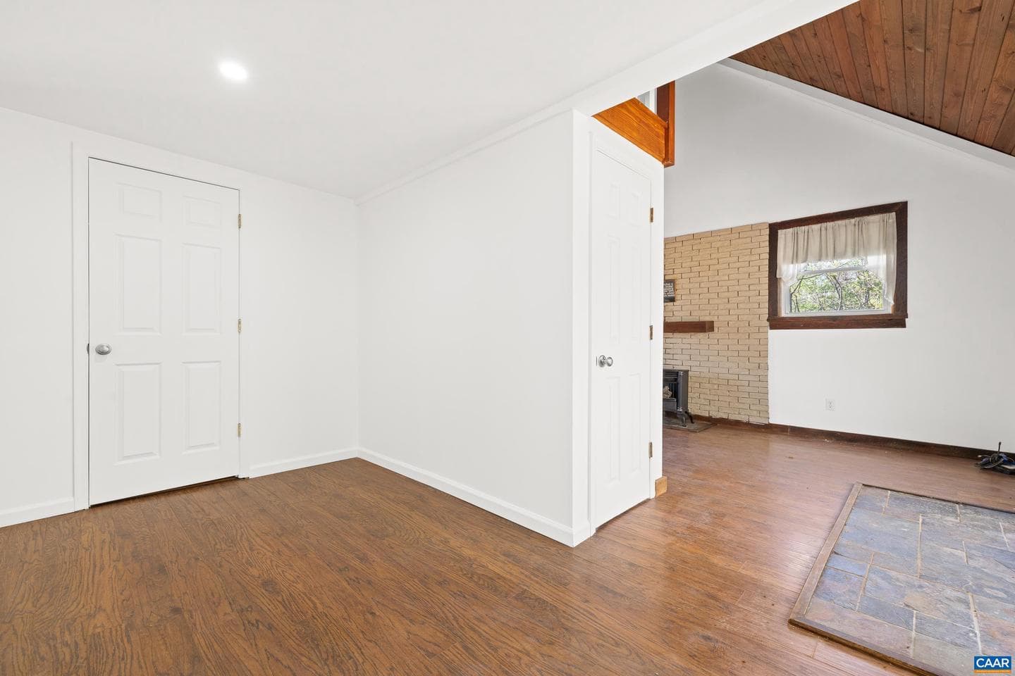 1112 Red Bird Dr photo 18