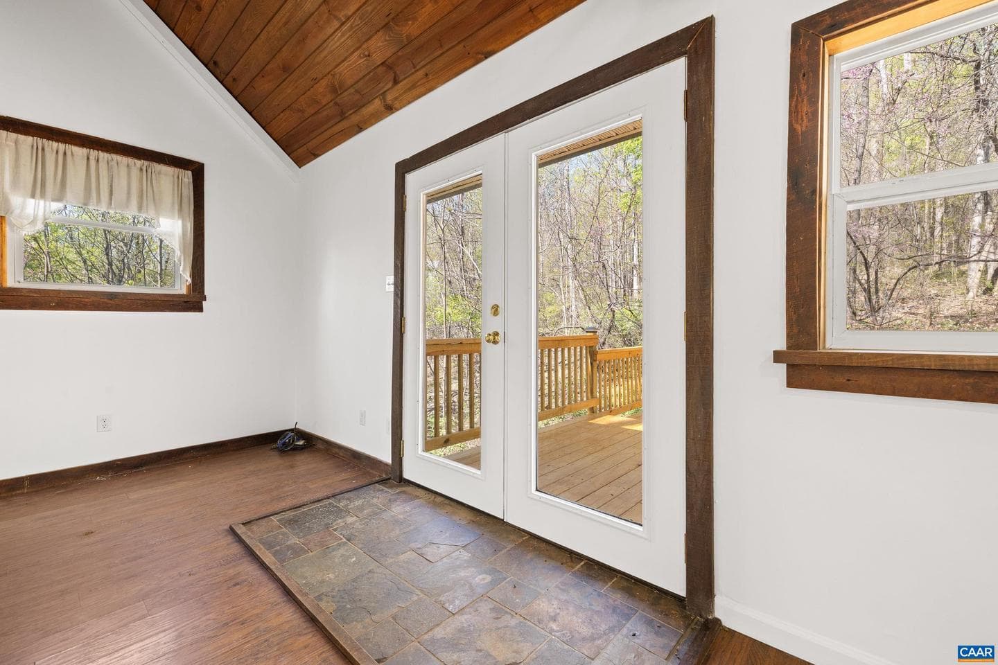 1112 Red Bird Dr photo 21