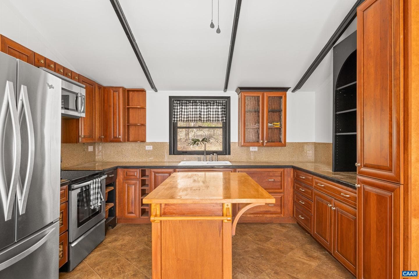 1112 Red Bird Dr photo 9