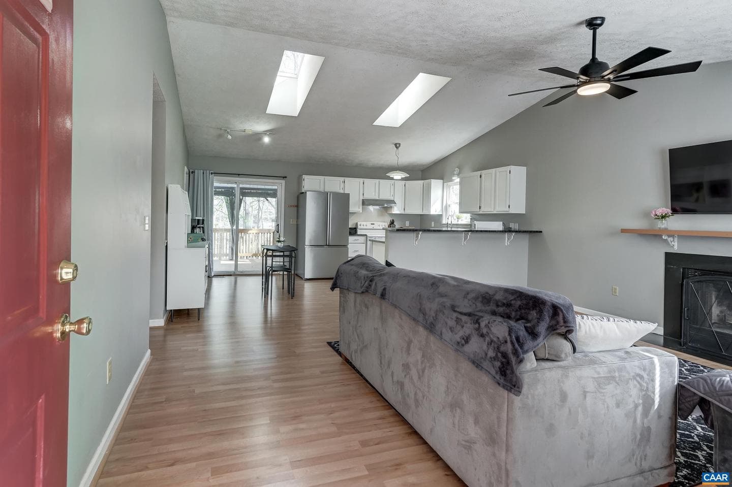 15 Austin Dr photo 4