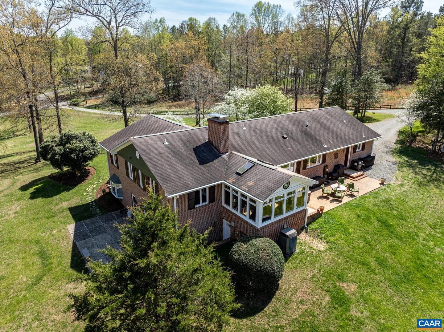 3505 Sarah Dr photo 2