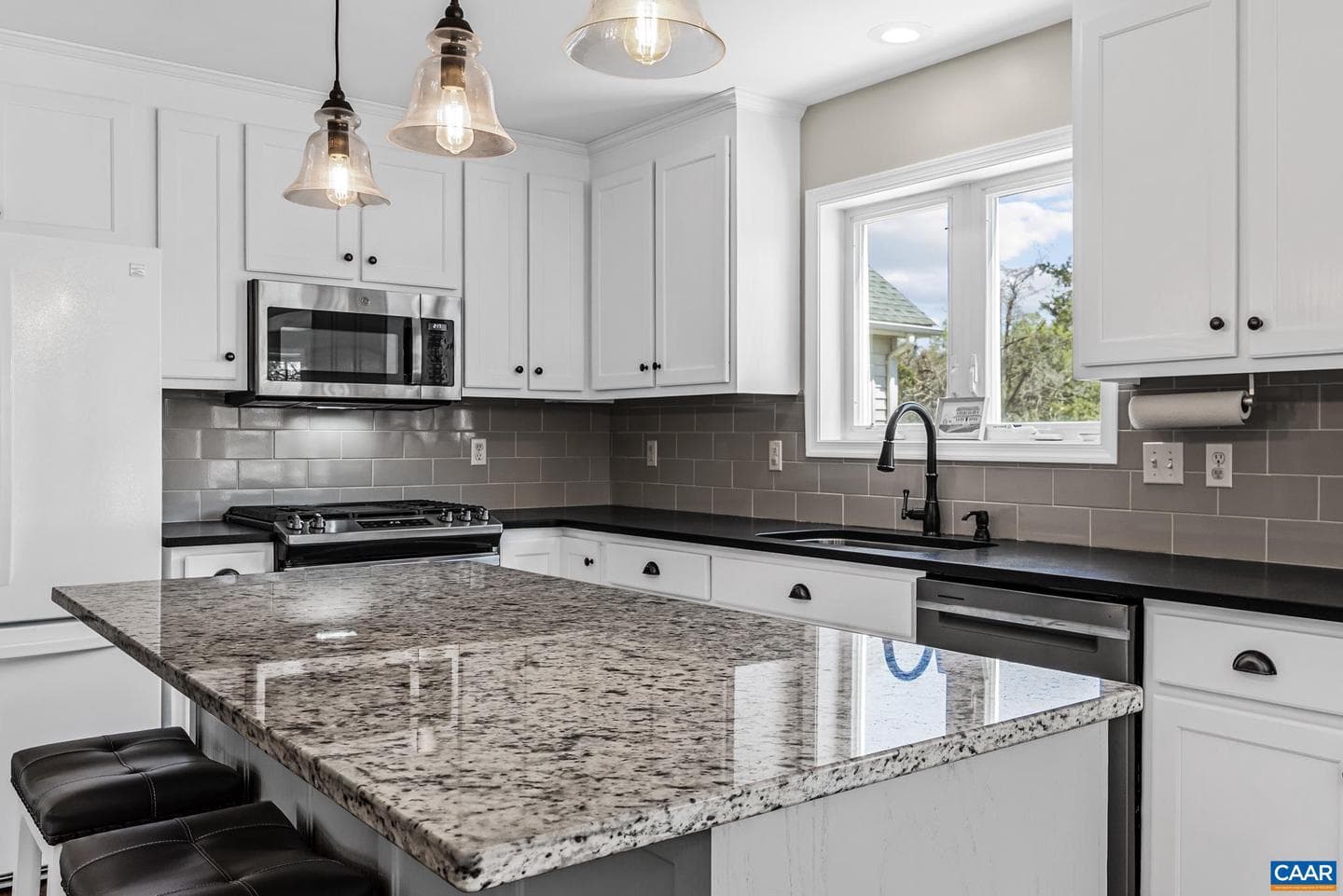 715 Windrift Dr photo 24