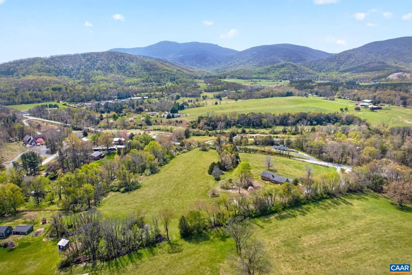 10694 Rockfish Valley Hwy photo 4