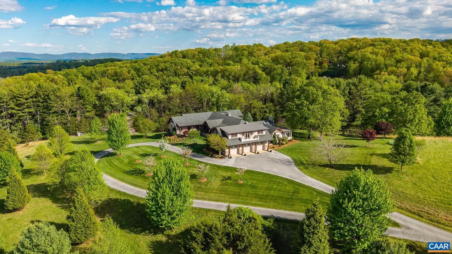 320 Carrsbrook Dr, Staunton