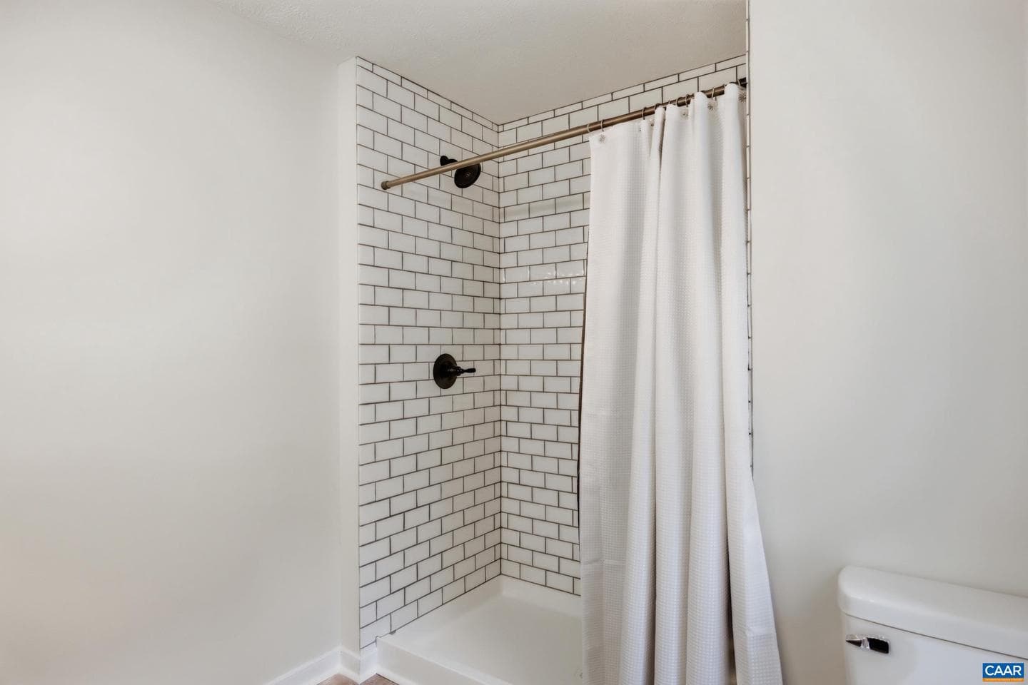 154 Erins Way photo 16