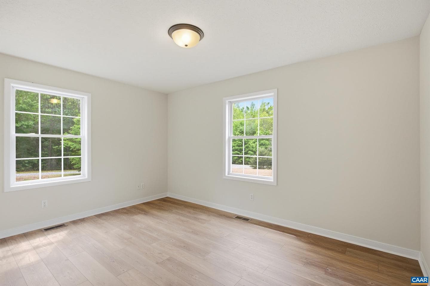 154 Erins Way photo 18