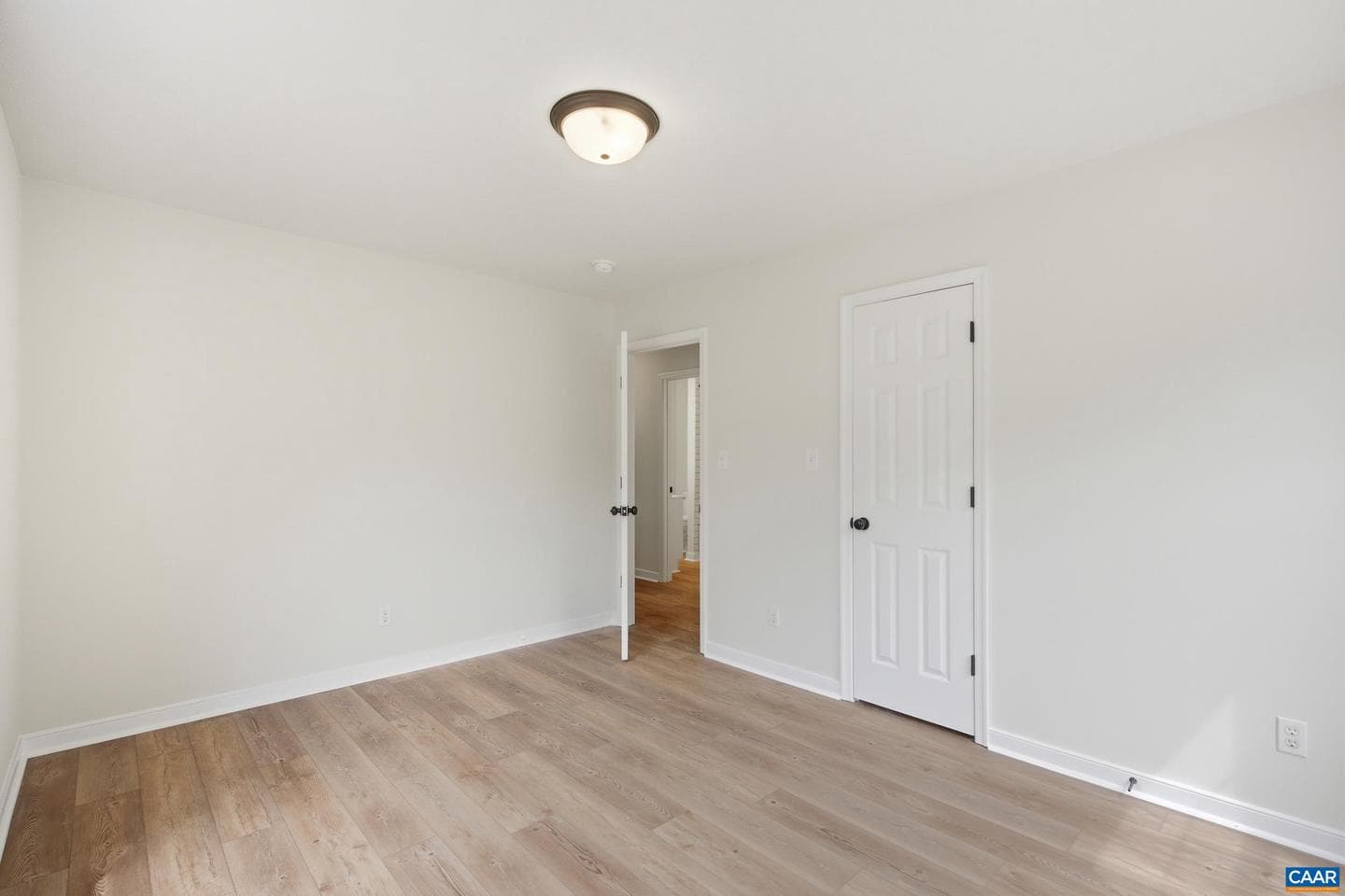 154 Erins Way photo 19