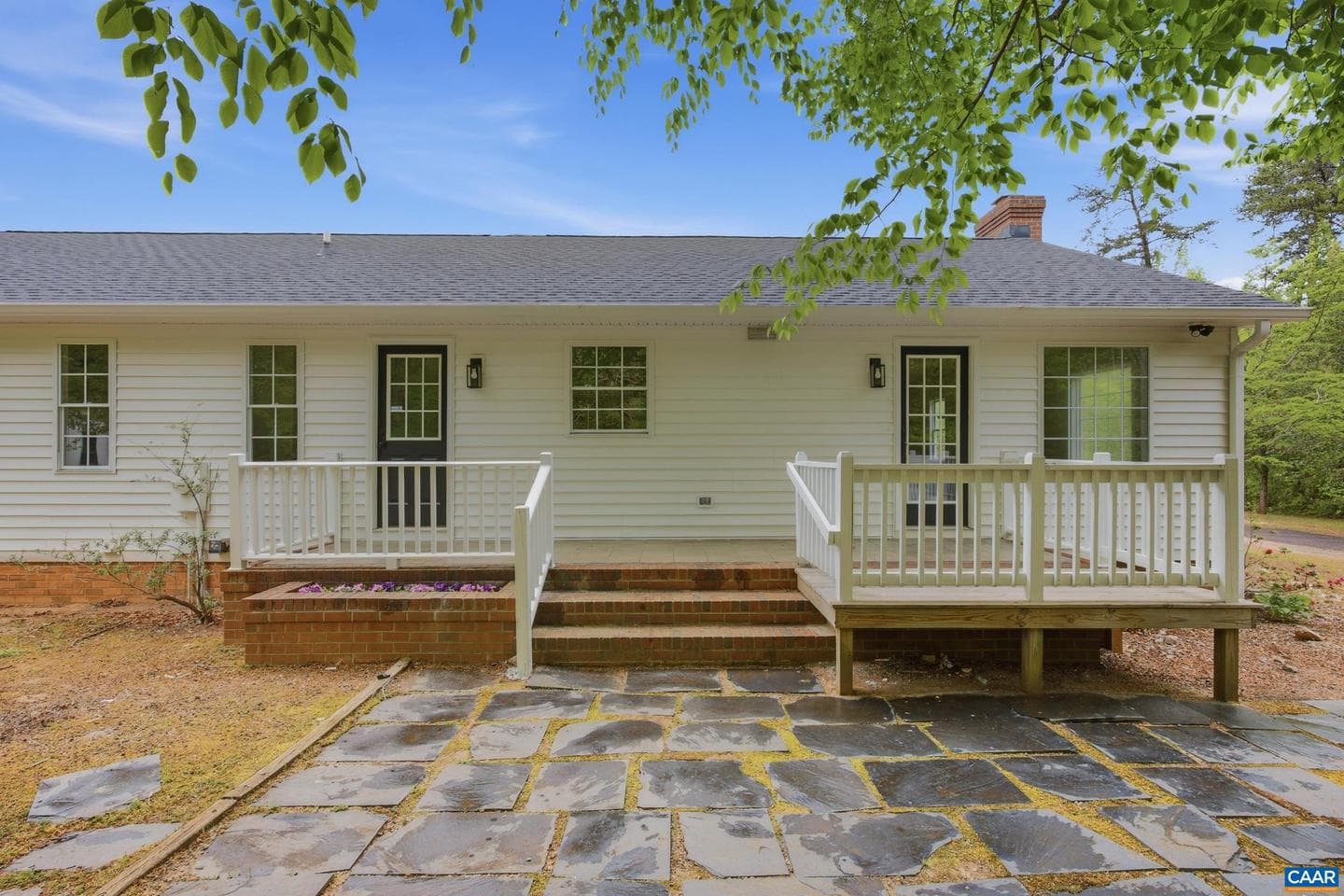 154 Erins Way photo 27