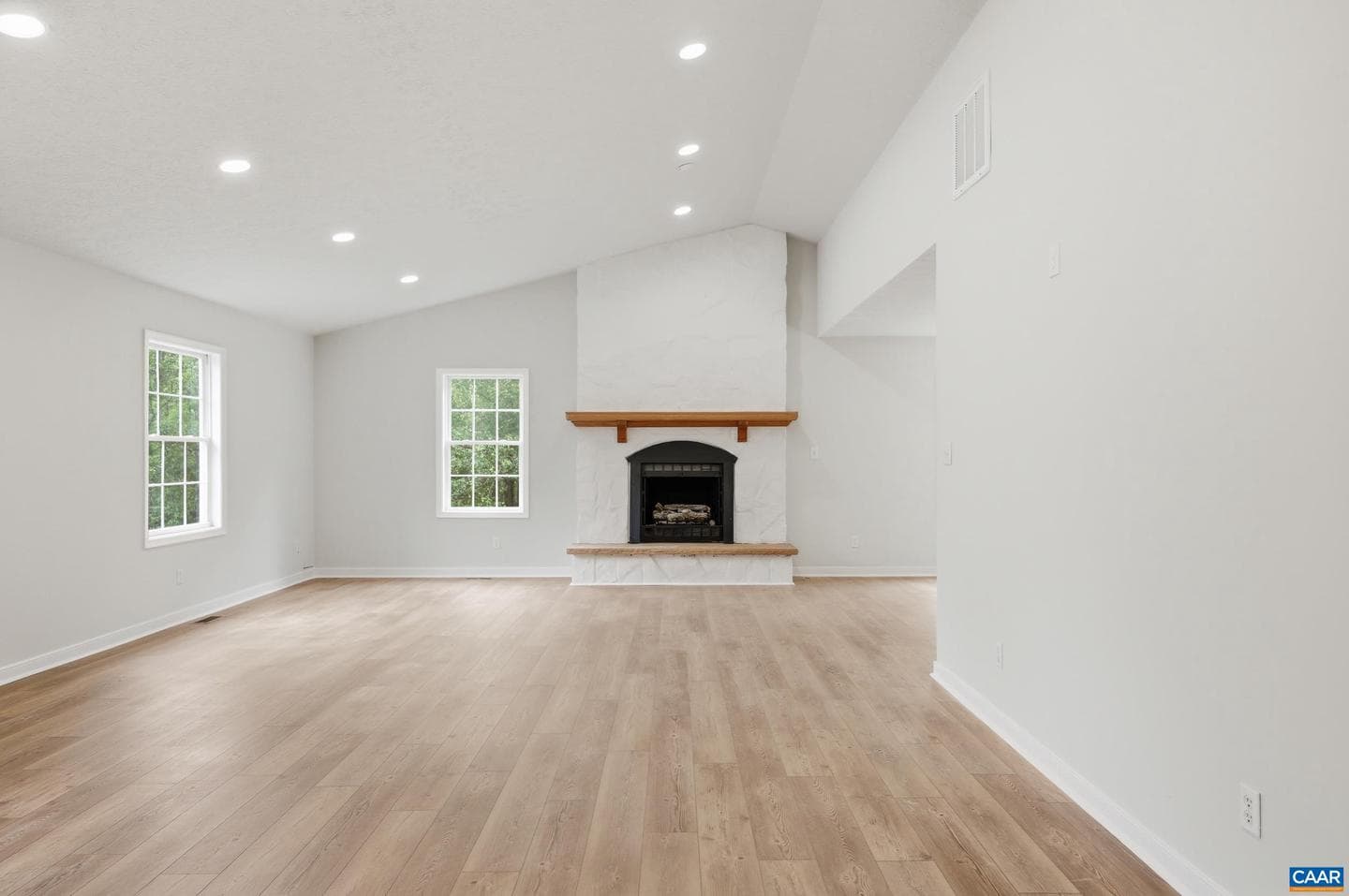 154 Erins Way photo 3