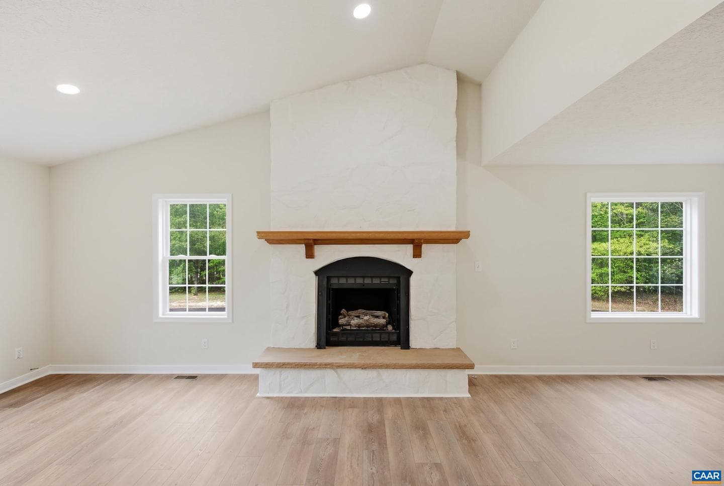 154 Erins Way photo 5