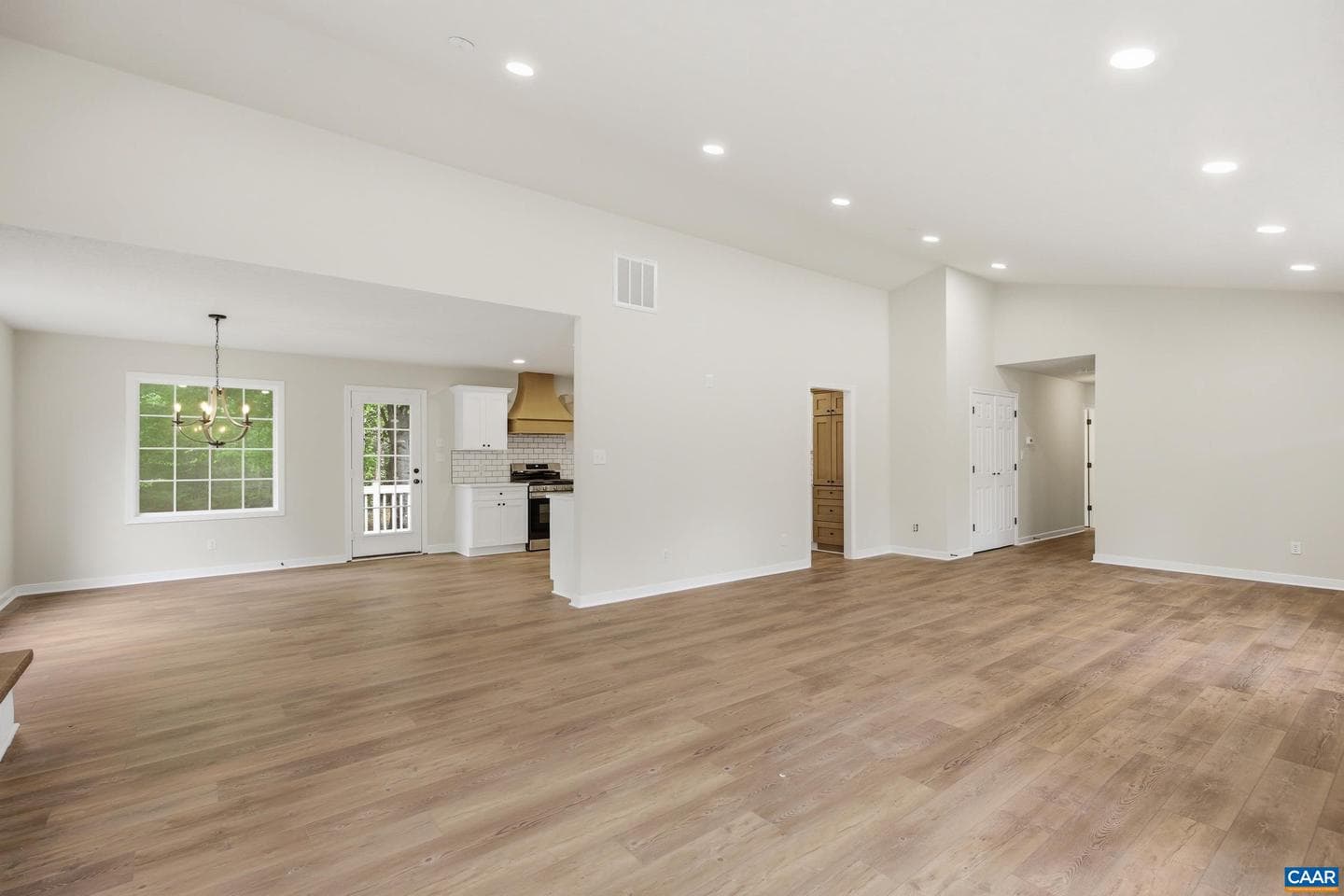 154 Erins Way photo 7