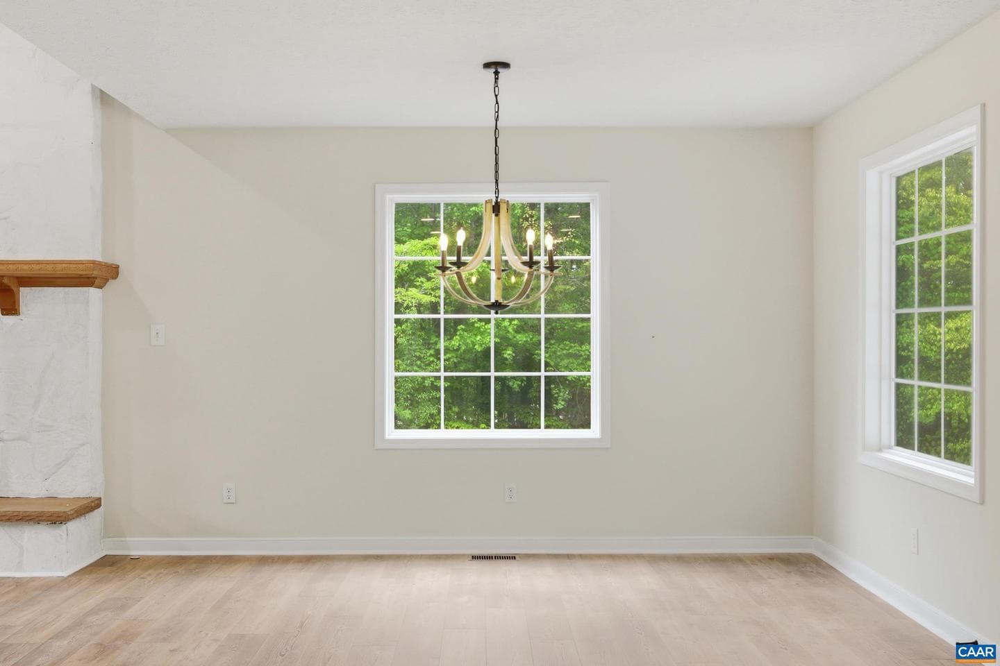 154 Erins Way photo 9