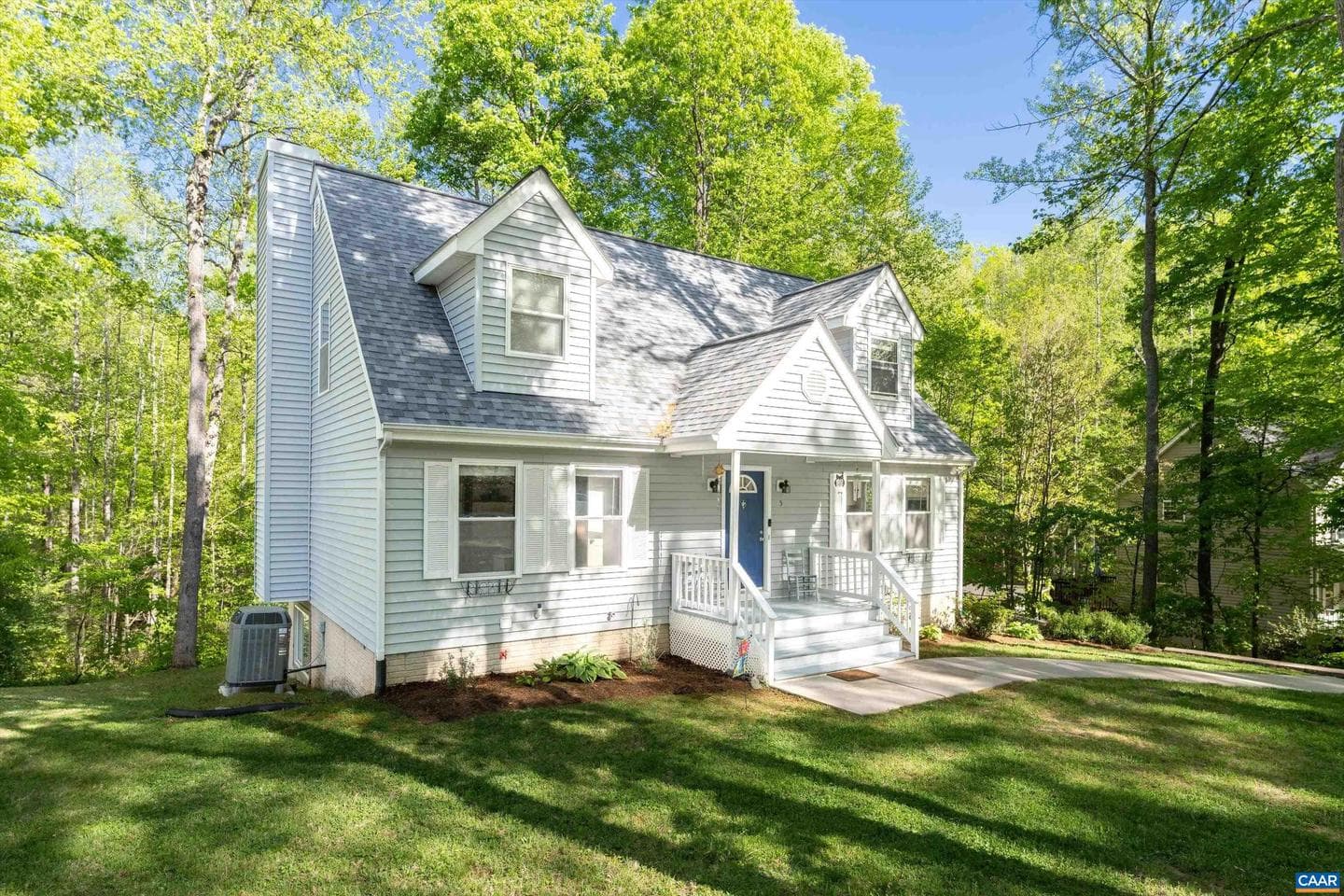 5 Iroquois Way, Palmyra