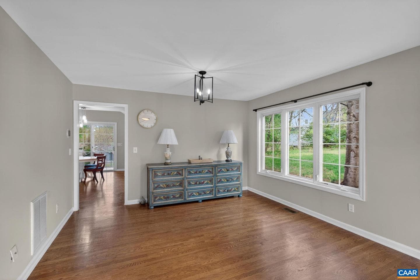 5 Campbell Ct photo 3