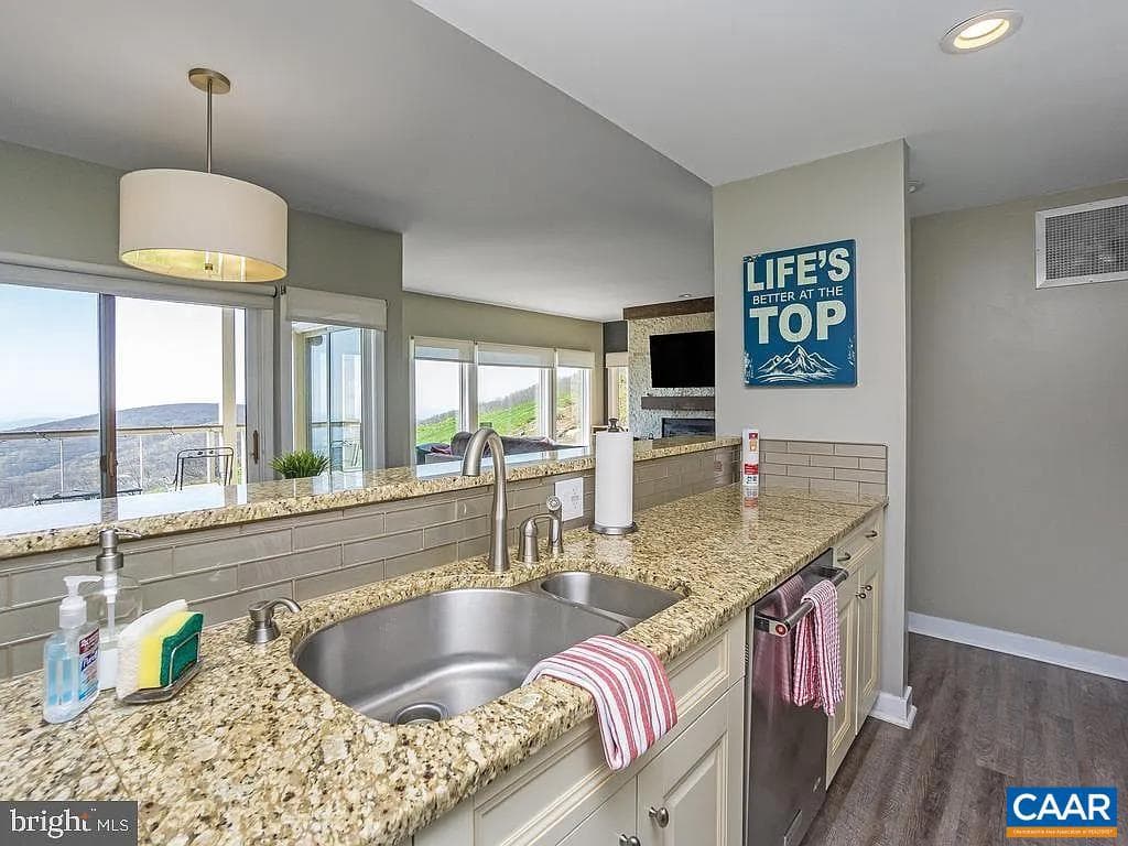 1616 Overlook Condos photo 17