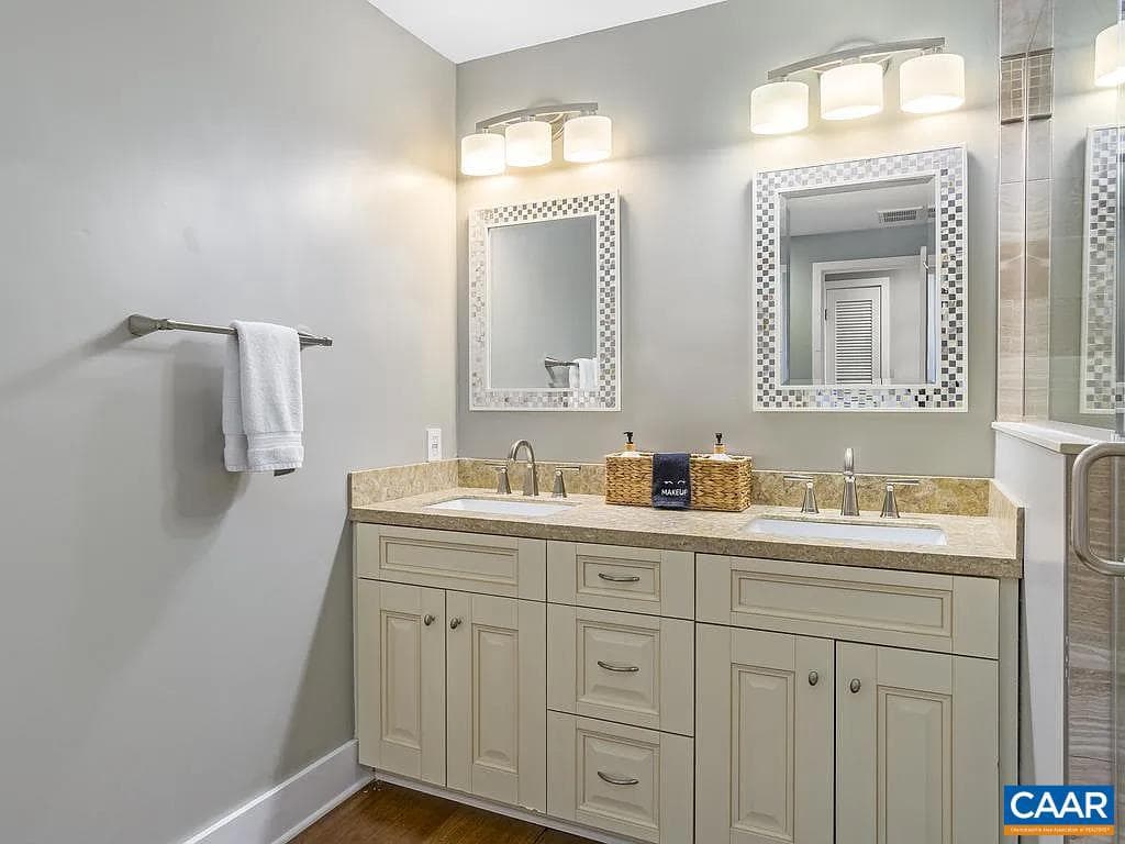 1616 Overlook Condos photo 21