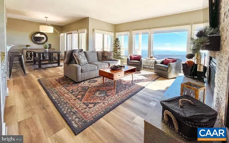 1616 Overlook Condos photo 4