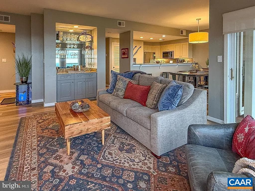 1616 Overlook Condos photo 9