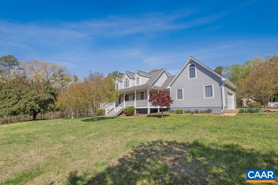 3627 Hardware Rd photo 3