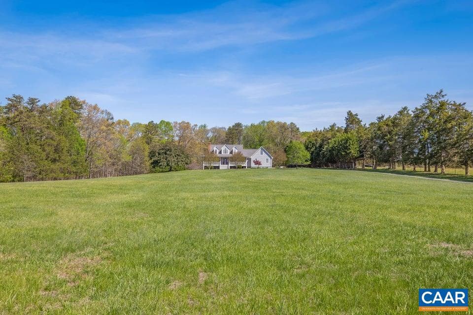3627 Hardware Rd photo 4