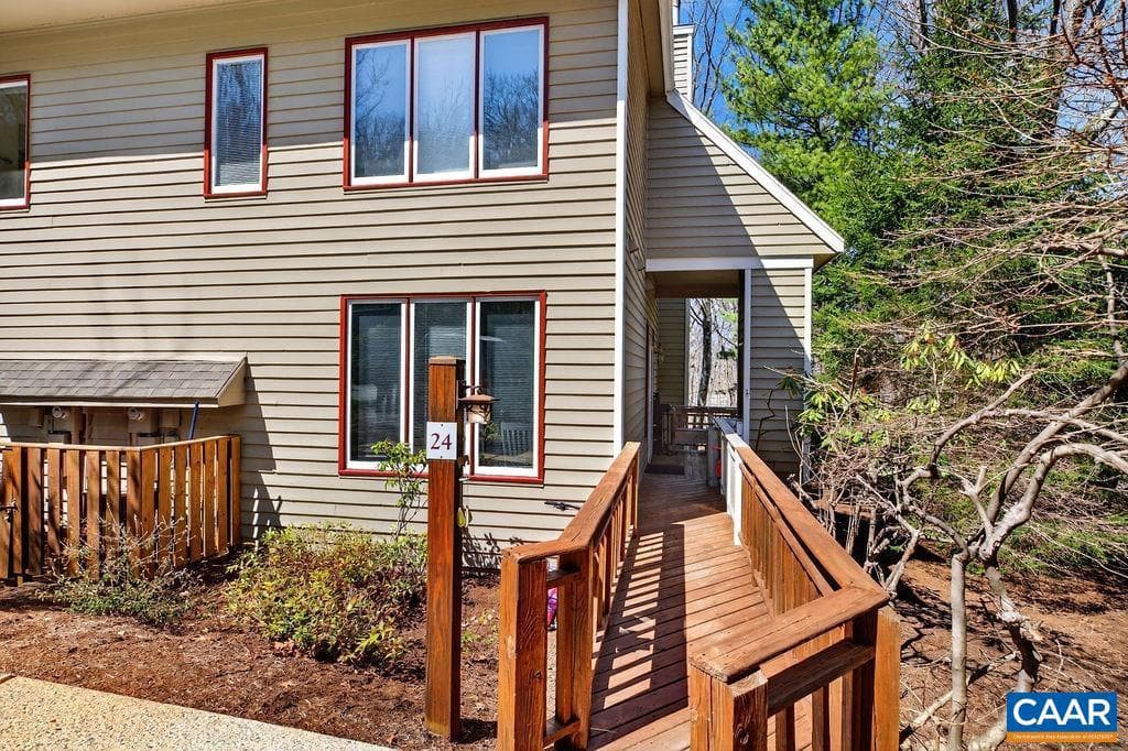 24 Trillium Close, Wintergreen Resort