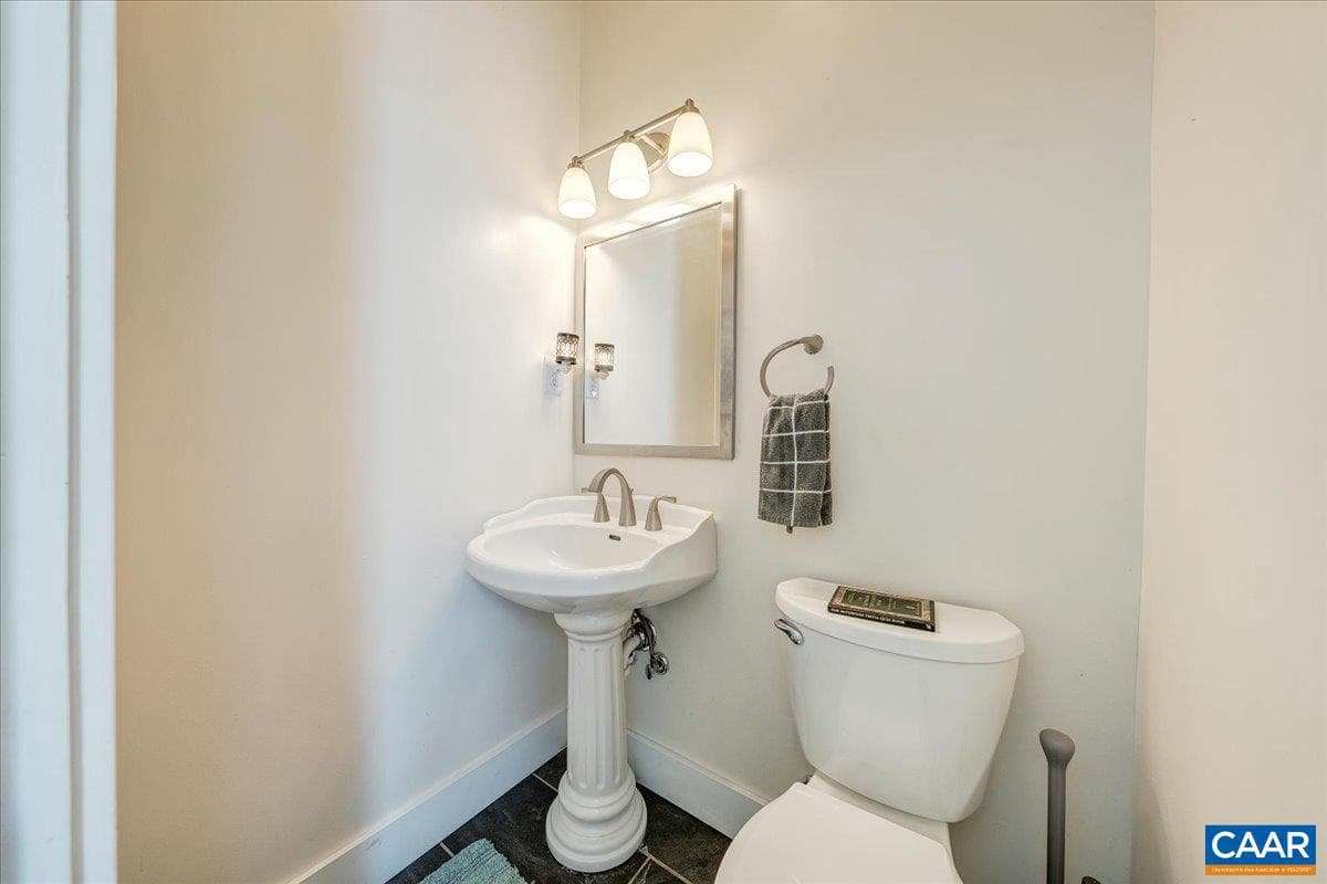 1408 Church St photo 23