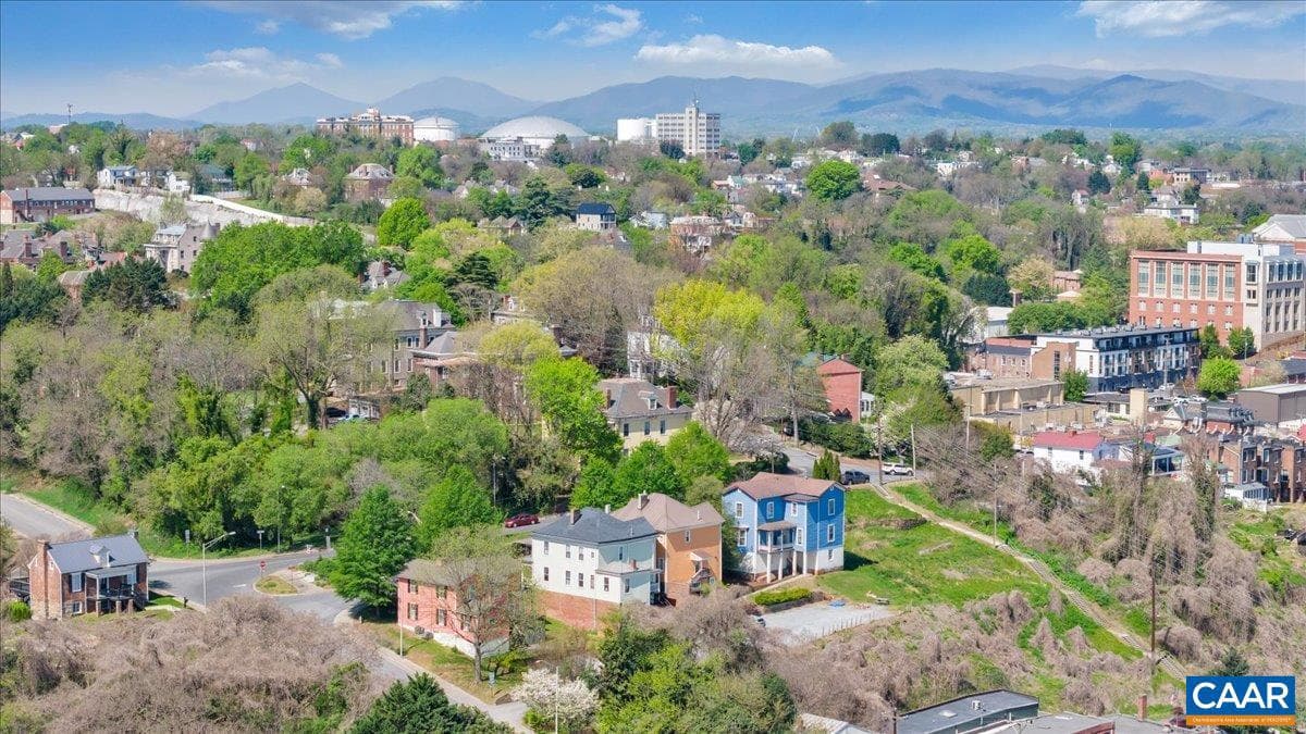 1408 Church St photo 54