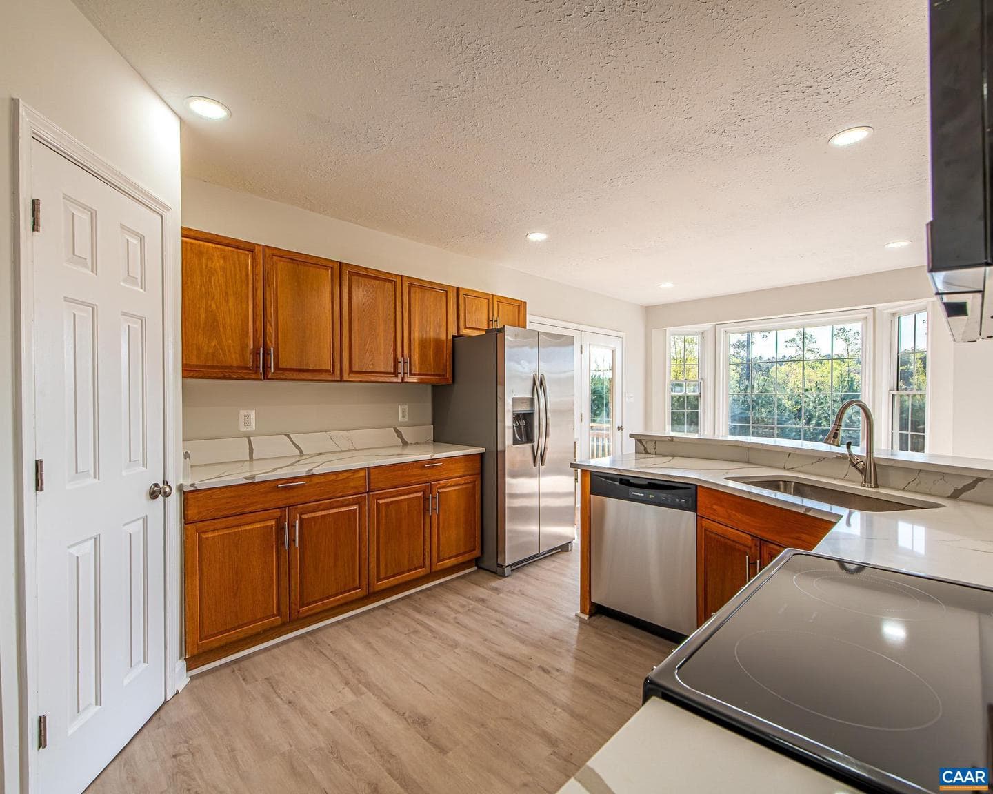 93 Pine Knoll Dr photo 3