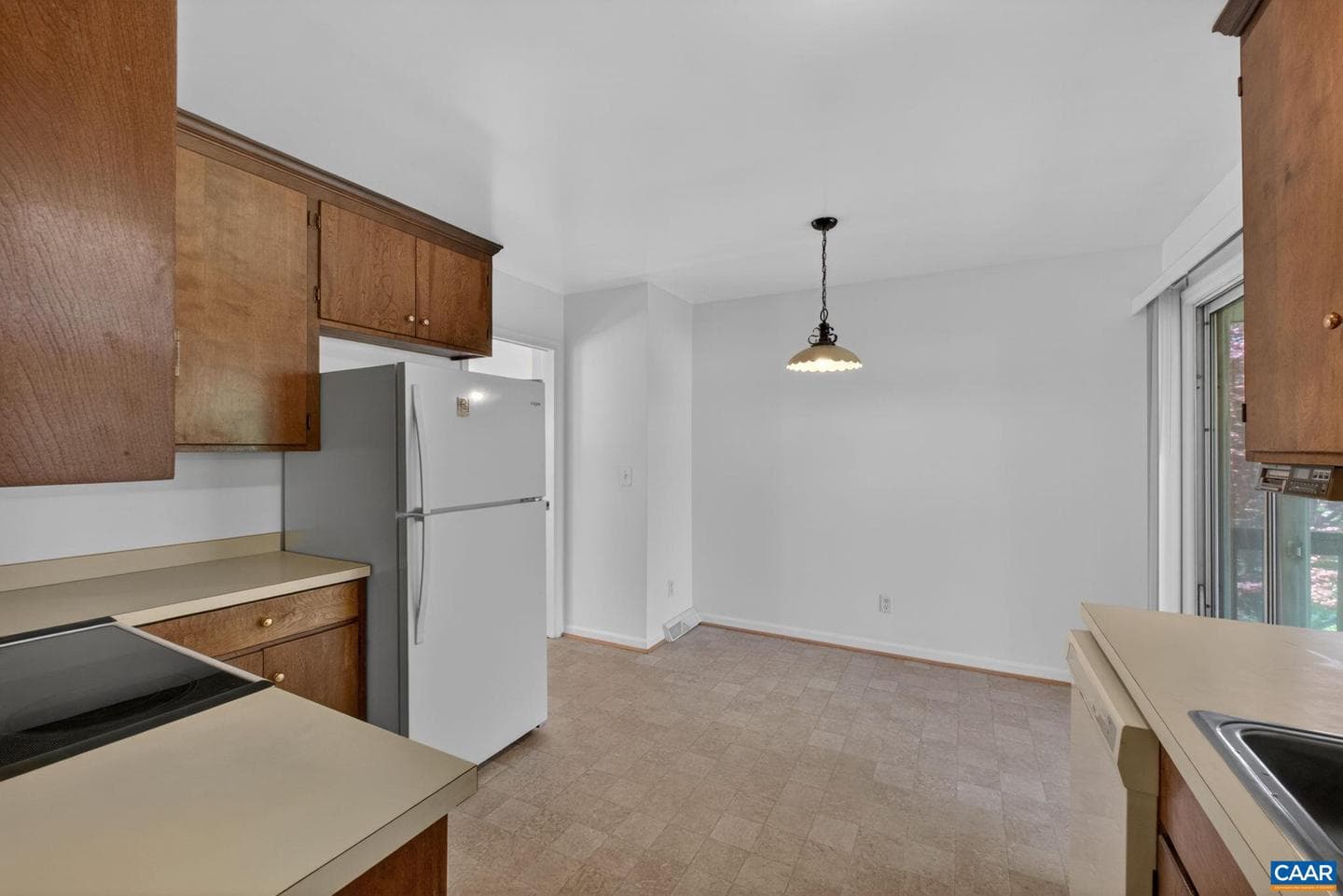 1610 Redwing Ln photo 10