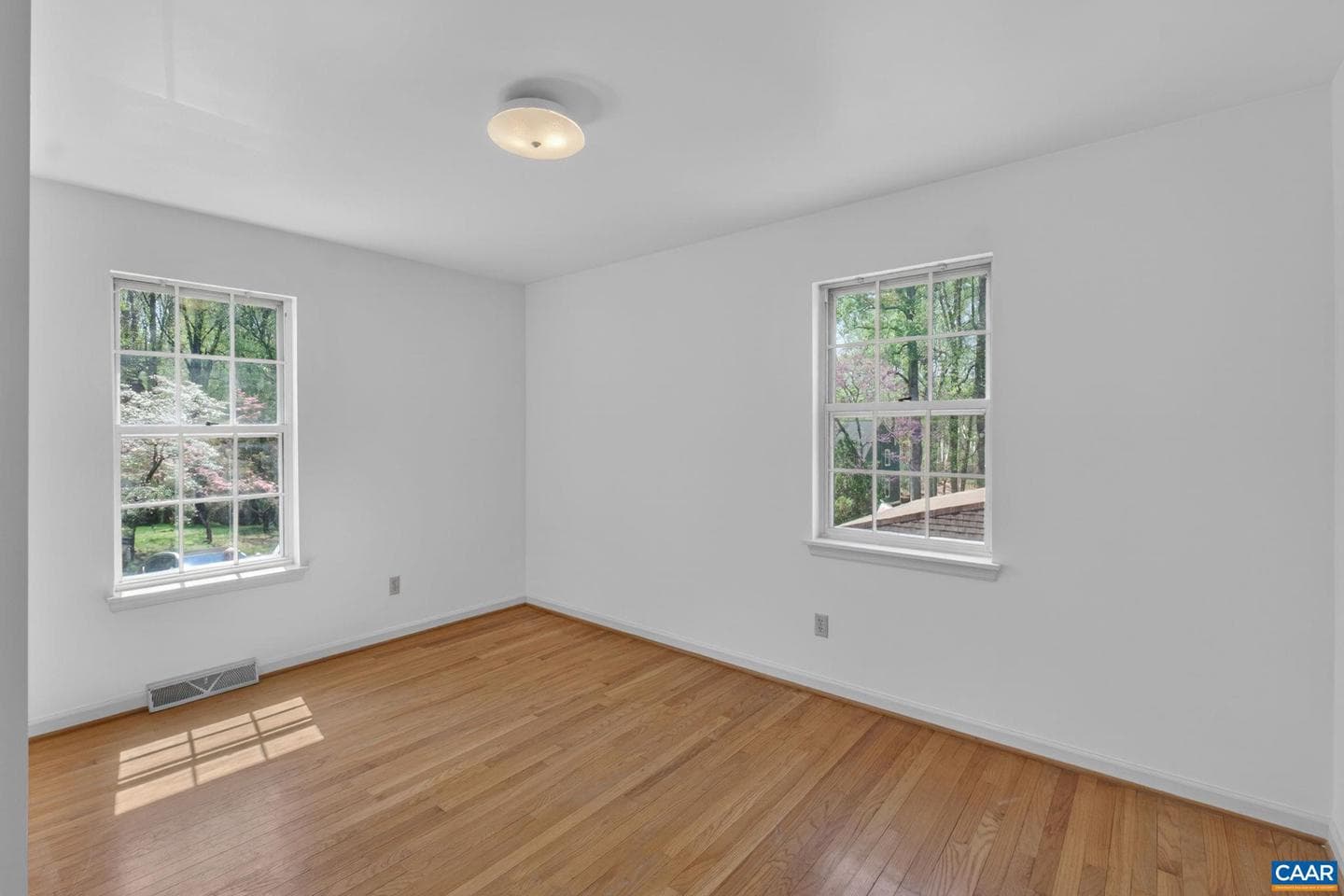 1610 Redwing Ln photo 17