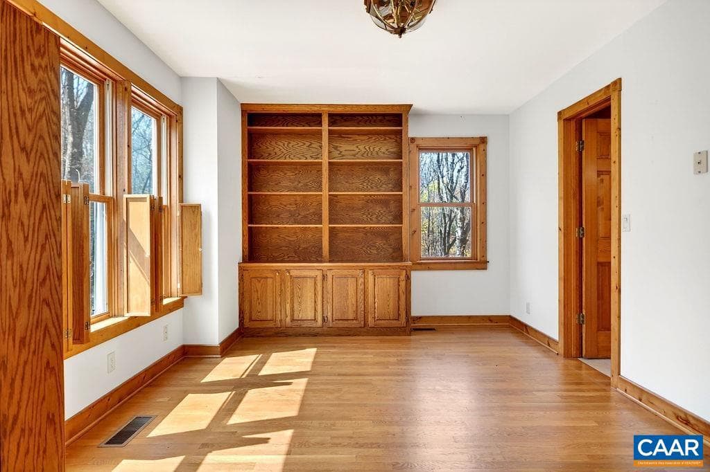 472 Horseshoe Mountain Rd, Roseland