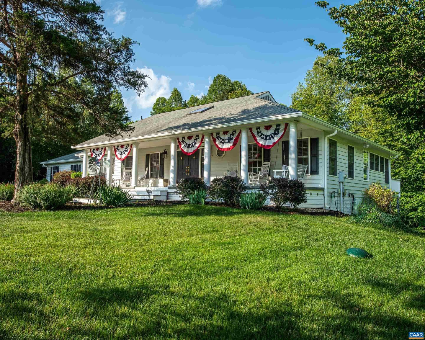 1089 Broken Island Rd, Palmyra