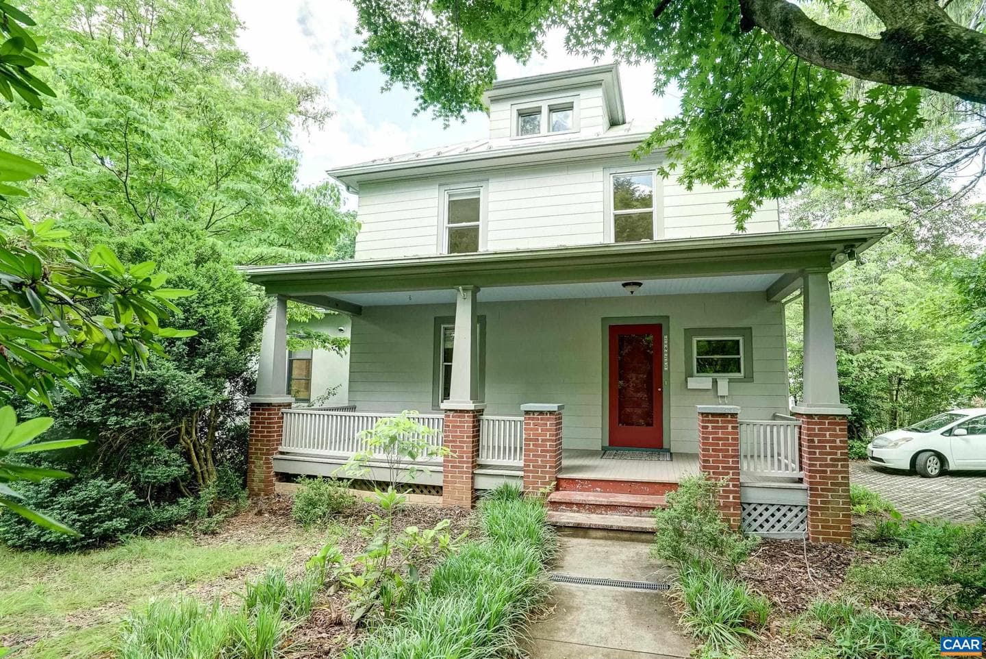 2425 Jefferson Park Ave photo 3