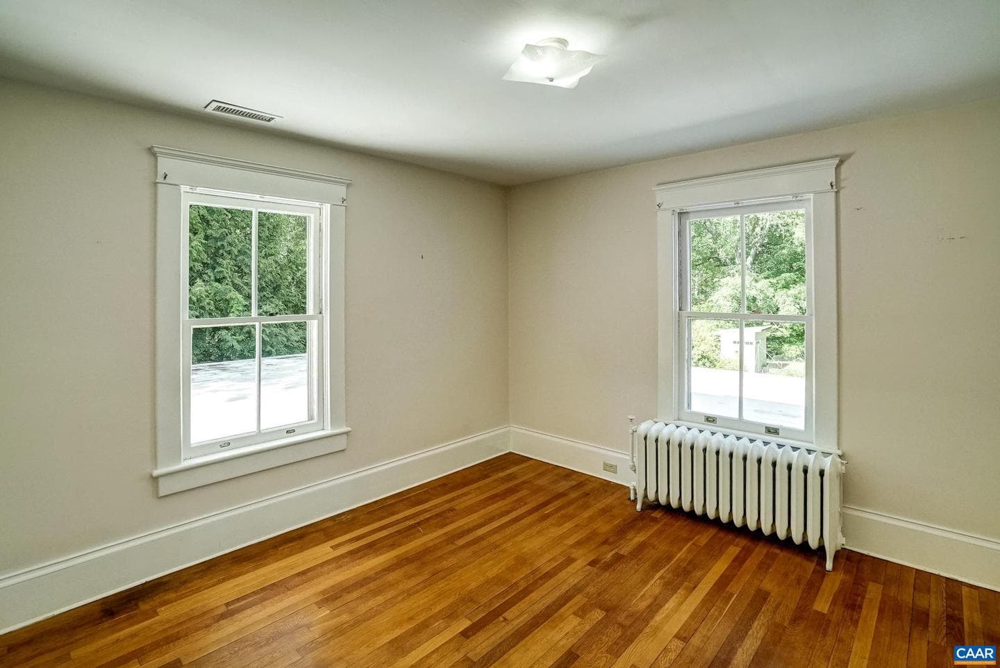 2425 Jefferson Park Ave photo 31